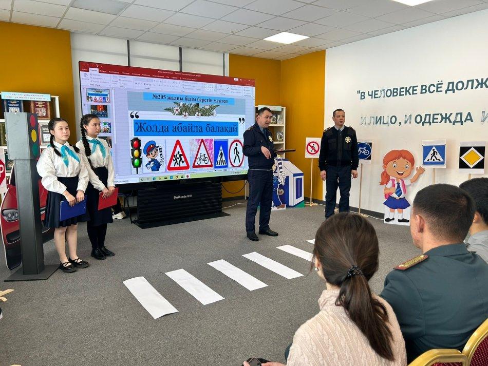 Мектепте МАИ қызметкелерімен кездесу өтті.
