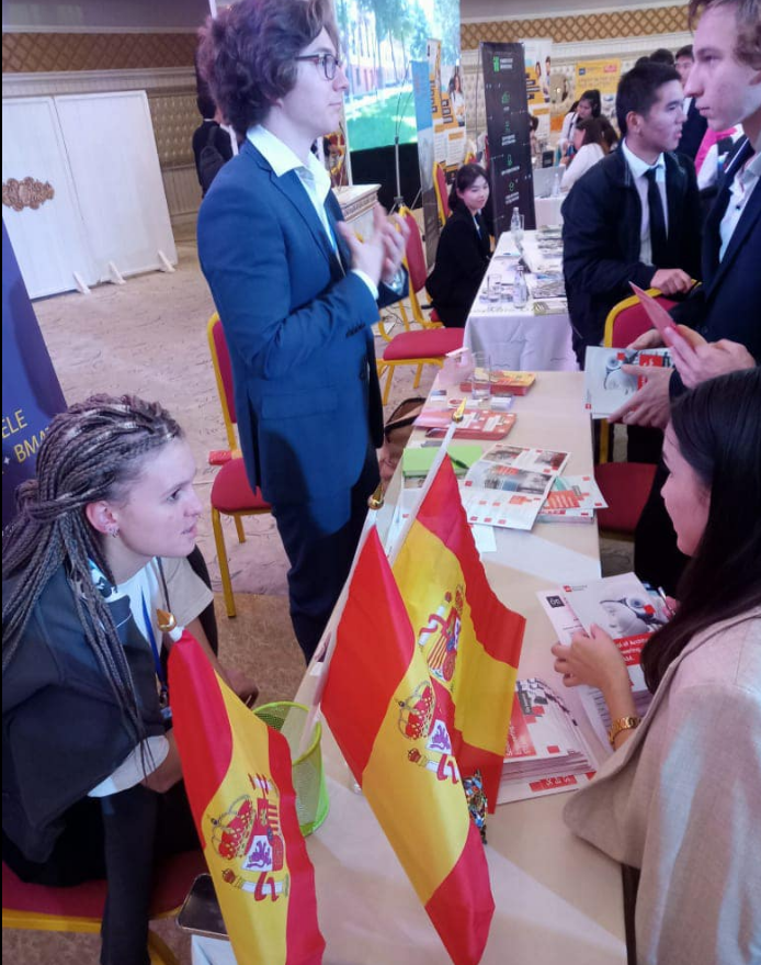 "International Education Fair 2023" Халықаралық білім көрмесіне 11 сыныптар қатысты.